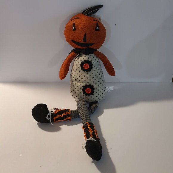 Johanna Parker Vintage Style Halloween Pumpkin Sitter - Picture 2 of 4